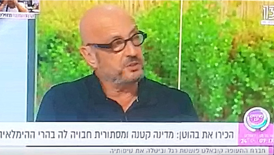 אורי שנבל בתוכנית "פותחים יום" בערוץ 13 מידי יום חמישי. צילום אורי שנבל