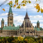 קנדה פותחת את שעריה לתיירים מחוסנים