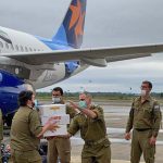 לפנות בוקר נחתה בגינאה המשוונית משלחת סיוע ישראלית