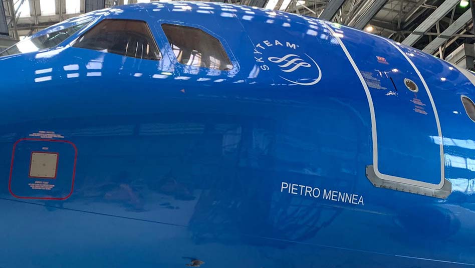השם פייטרו מנאה מוטבע על המטוס השני של ITA Airways, מסוג איירבוס A319. צילום איטה איירווייס