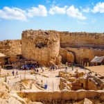 חוגגים עצמאות: משלבים אתרי מורשת עם נופי בראשית