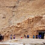 נווה המדבר הנמוך בעולם: מטיילים בשמורת טבע עיינות צוקים (עין פשחה)