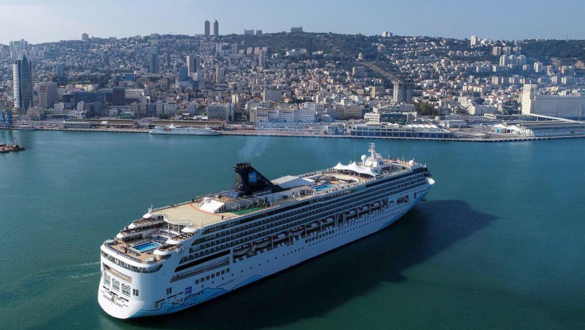 Norwegischer Geist im Hafen von Haifa im Februar. Foto von Erez Simon Skimmer, Geodronen Norwegian Central: Eine neue Website für Reisebüros