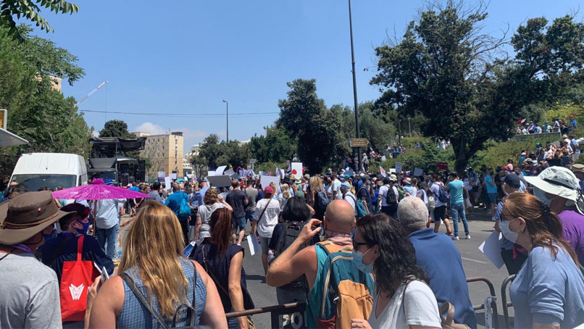 הפגנת הענק של המטה להצלת התיירות צילום: יחצ התאחדות משרדי הנסיעות ארקיע הצטרפה להפגנה הקוראת להצלת ענף התעופה והתיירות