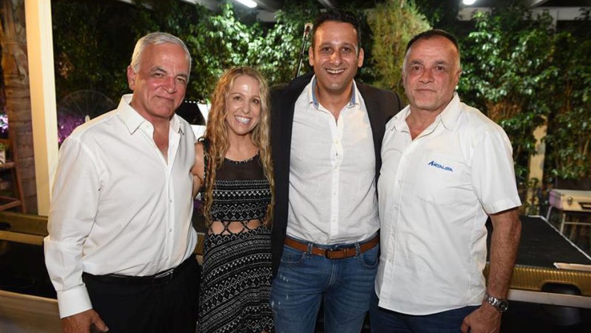 מימין, אליעזר אמסלם, רועי כהן, תמי שליו ויעקב אמסלם מקבוצת אמסלם תיירות ונופש, צילום אופיר נחמני חגיגה בניחוח בינלאומי לקבוצת אמסלם תיירות ונופש