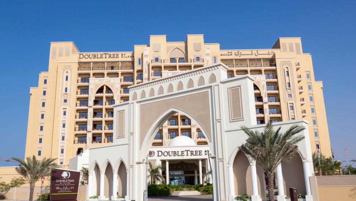 מלון דבלטרי של רשת הילטון ב-Ras Al Khaimah בדובאי. תכפיל את נוכחותה באמירויות. צילום Depositphotos רשת הילטון תפתח קרוב ל-100 מלונות במזרח התיכון וצפון אפריקה