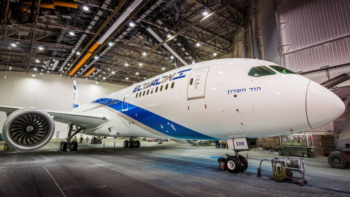 מטוס הדרימליינר הוד השרון. המצב דורש פיטורים של 1,000 עובדים. צילום יוחאי מוסי אל על: צפויה ירידה של כ-30 מיליון דולר ברבעון בשל הקורונה