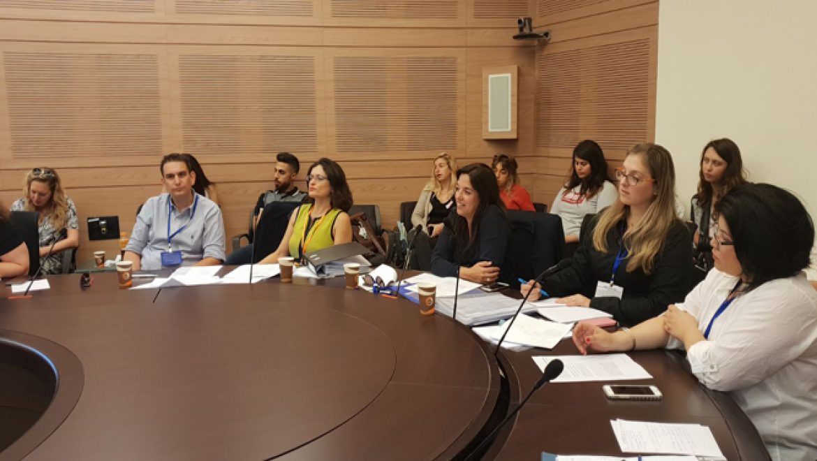 ישיבת וועדת הכלכלה בנושא חוק שירותי תעופה. צילום ההתאחדות ועדת הכלכלה בוחנת: חוק שירותי התעופה יתוקן
