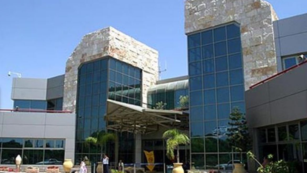 שדה התעופה בחיפה כיום, שערי היציאה הבינלאומיים. צילום רשות שדות התעופה הסכם במחלוקת שדה התעופה בחיפה: המסלול יוארך עד 2,100 מטרים