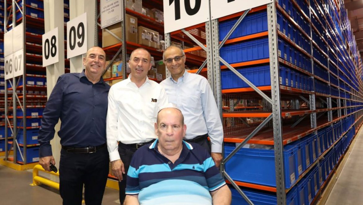 מימין, דוד מימון, דדי בורוביץ', גונן אוסישקין ויוסי ברזני. צילום סיון פרג' נחנך מרכז לוגיסטי חדש של אל על