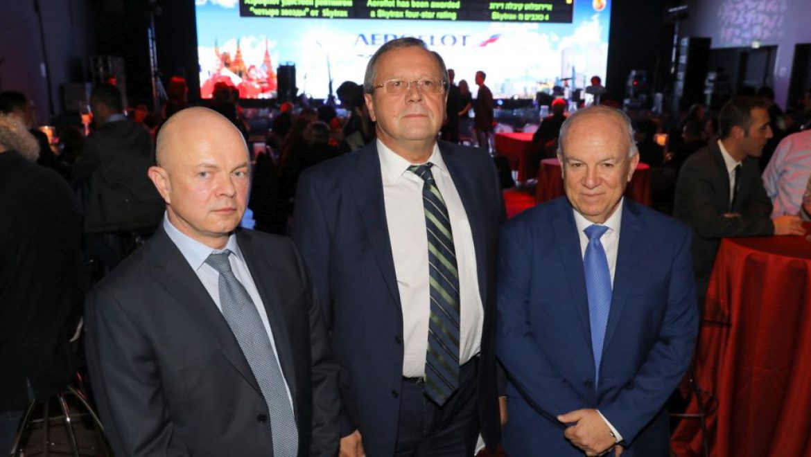 משמאל, ליאוניד דושטין ראש אגף ביקורת ומבקר חברת איירופלוט, אנטולי ויקטורוב שגריר רוסיה אפרים פורטיס מנכ תל אביב היא הקו המוביל של איירופלוט בעולם