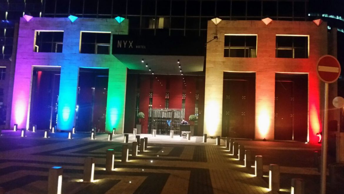 מלון NYX תל אביב מואר בצבעי הגאווה. המותג יתרחב באירופה. צילום יח המלון הרשמי של אירועי שבוע הגאווה: NYX תל אביב