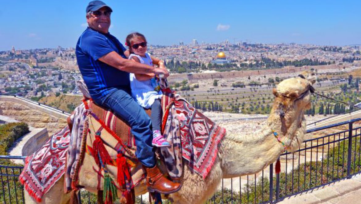 תיירים רוצים לעבור לירדן עם מזכרות מישראל. צילום Depositphotos מאי 2018: ההכנסות מתיירים זרים ירדו ב-2.7%