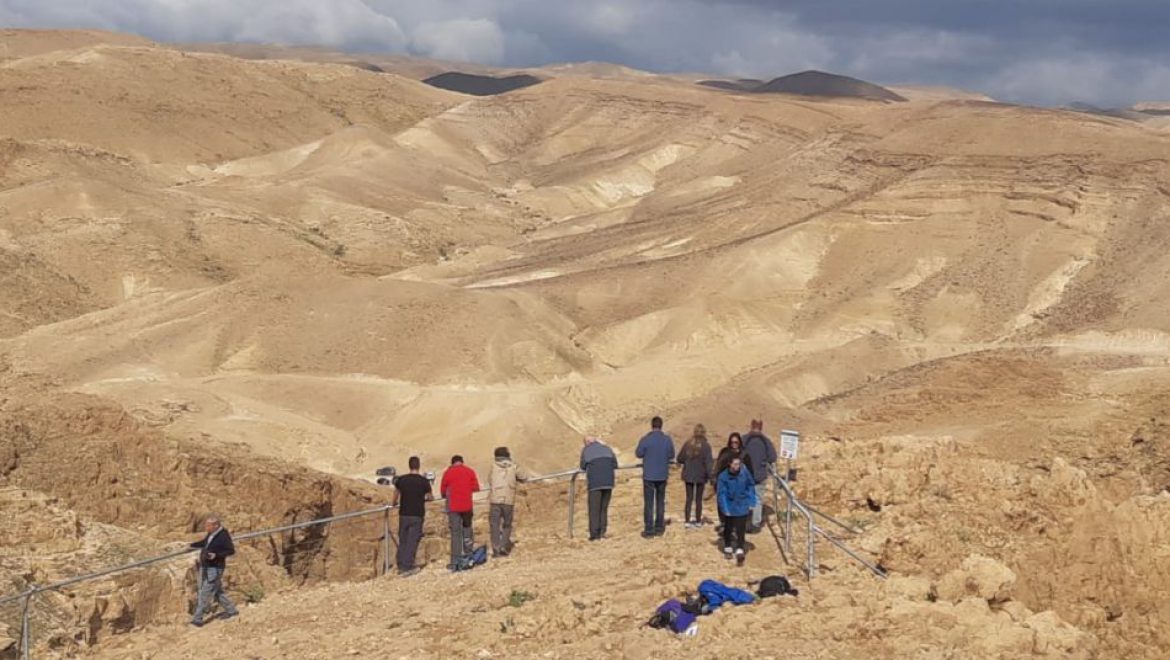 תצפית על נחל צפירה. צילום ג׳אמיל אלאטרש רשות הטבע והגנים רשות הטבע והגנים: גנים, שמורות וחניוני הלילה יישארו פתוחים