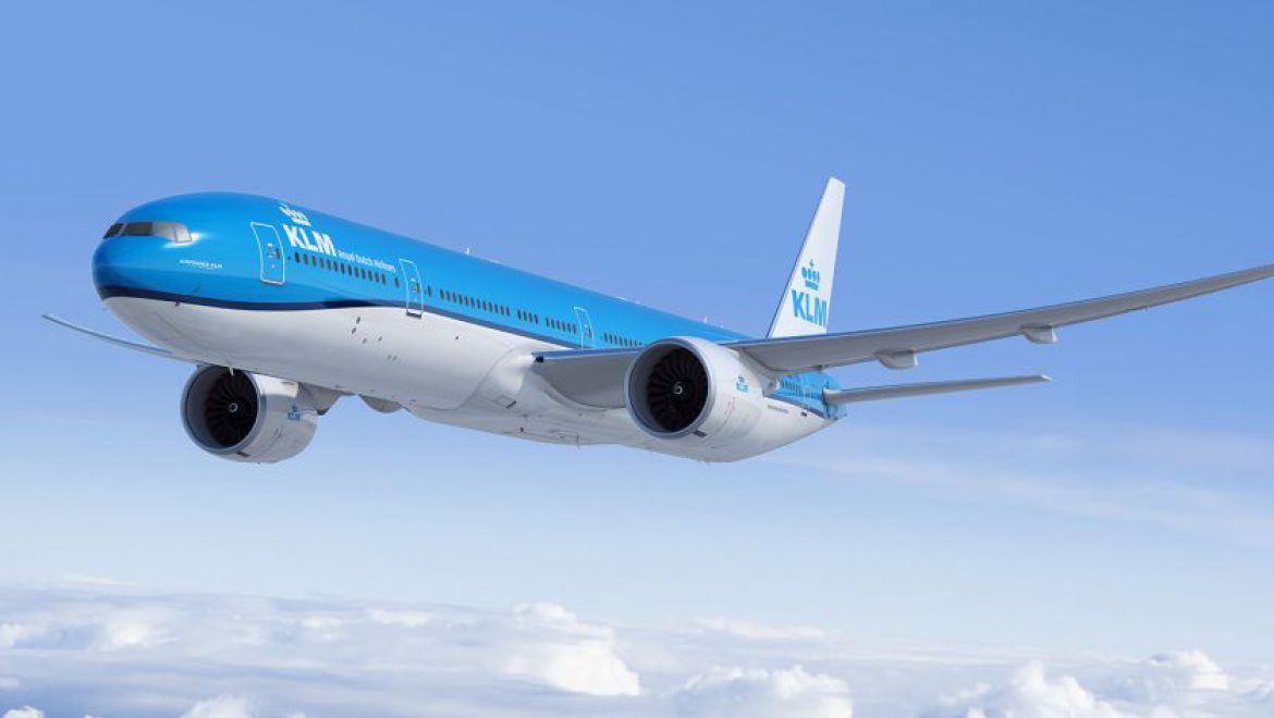 KLM. חברת התעופה הראשונה בעולם שחוגגת 100 שנים להיווסדה. צילום יח קלמ ווניליה עושים מחווה לממלכת הולנד
