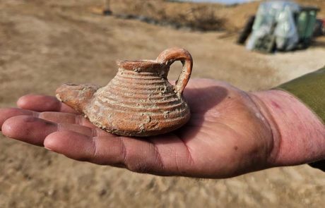 אור במילואים: חיילים גילו בשטח כינוס בעוטף, נר שמן בן כ-1500 שנים