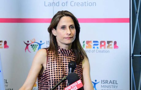 צעד ראשון לפיילוט שרת התיירות לכניסת תיירים בקבוצות