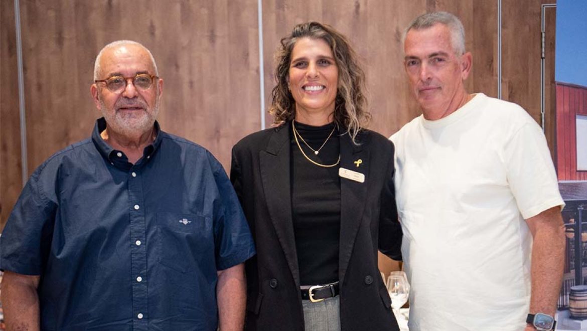 מימין: ליאור גלפנד, דנית ביתן ויוסי פתאל, בכנס סוכני תיירות נכנסת. צילום אלכס גריינר "לתיירות הנכנסת תפקיד מרכזי בשיקום תדמית ישראל בעולם"
