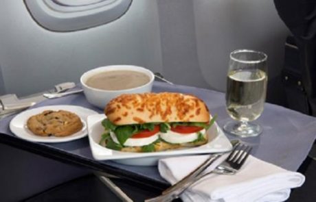 יונייטד מציעה ארוחות גורמה לנוסעי הפרימיום בטיסות בצפון אמריקה