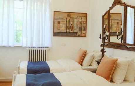 אור ואווירה של פעם: חנוכה במלון צפניה בירושלים