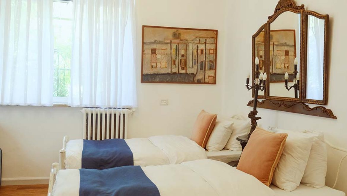 אור ואווירה של פעם: חנוכה במלון צפניה בירושלים