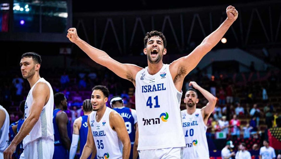 נבחרת ישראל ביורובאסקט. צילום: איגוד הכדורסל הישראלים בדרך לריגה: טיסת אוהדים מיוחדת של ארקיע ואיסתא ספורט