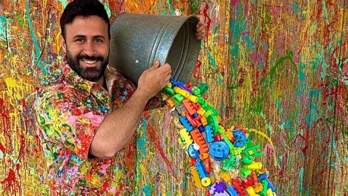 מיצג חדשני של האמן סאם חלבי. צילום רני בדריה "שופך תקווה": האמן הבינלאומי סאם חלבי משיק מייצג חדש