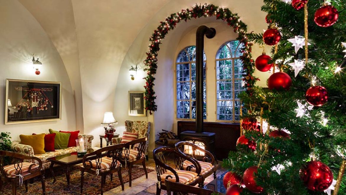 לחגוג כריסטמסט עם סנטה קלאוס וסילבסטר נוצץ במלון אמריקן קולוני