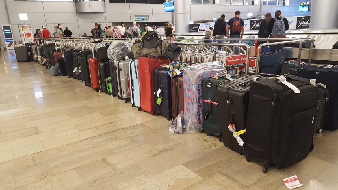 רשות שדות התעופה התגייסה לסייע להשבת המזוודות האבודות