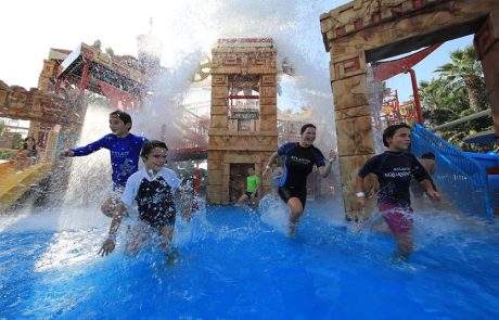 פארק המים אקווה-ונצ'ר מזמין אנשים עם צרכים מיוחדים ליהנות מיום כיף