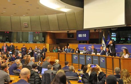 שר החוץ ונציגי משפחות החטופים נפגשו עם נשיאת הנציבות האירופית