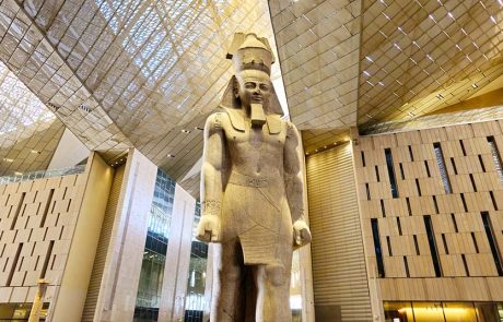 המוזיאון המצרי הגדול נפתח: פרויקט התרבות השאפתני של קהיר