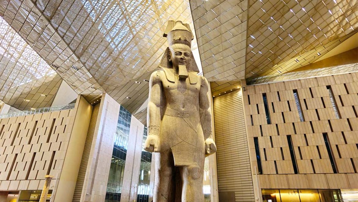 המוזיאון המצרי הגדול: הפסל של רעמסס השני. צילום Depositphotos המוזיאון המצרי הגדול נפתח: פרויקט התרבות השאפתני של קהיר