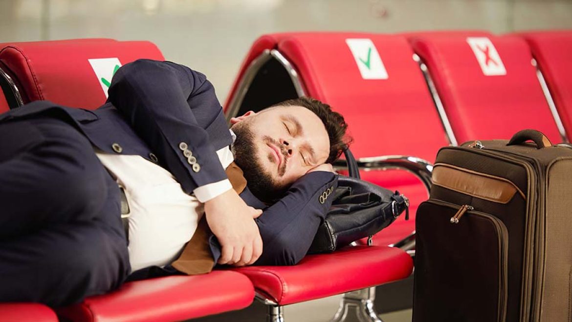 לתפוס שינה בנמל תעופה: האם קיימים כללים רשמיים?