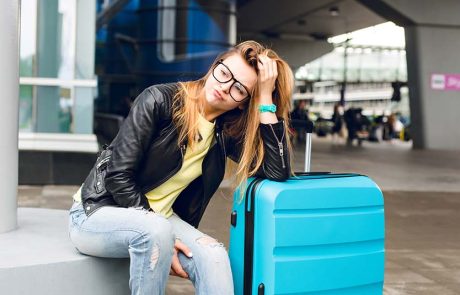 גל עיכובים בארה"ב: מחסור בבקרי טיסה משבשות את הטיסות במדינה