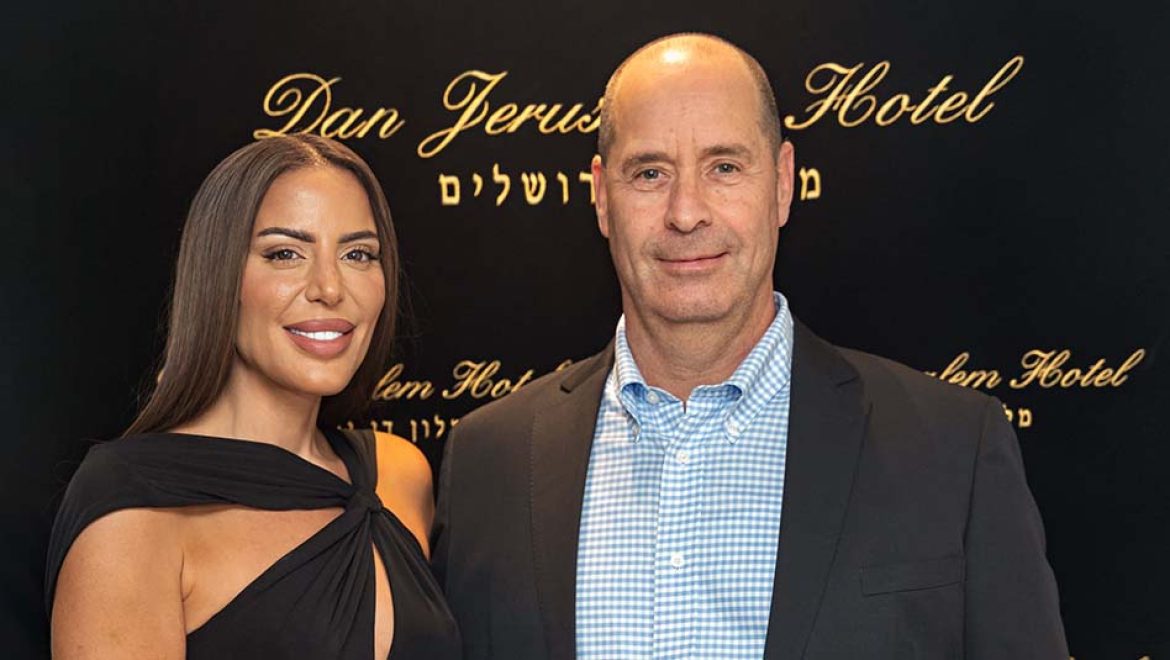 שרון גוברין אירח את הזמרת נסרין בהופעה חיה במלון דן ירושלים