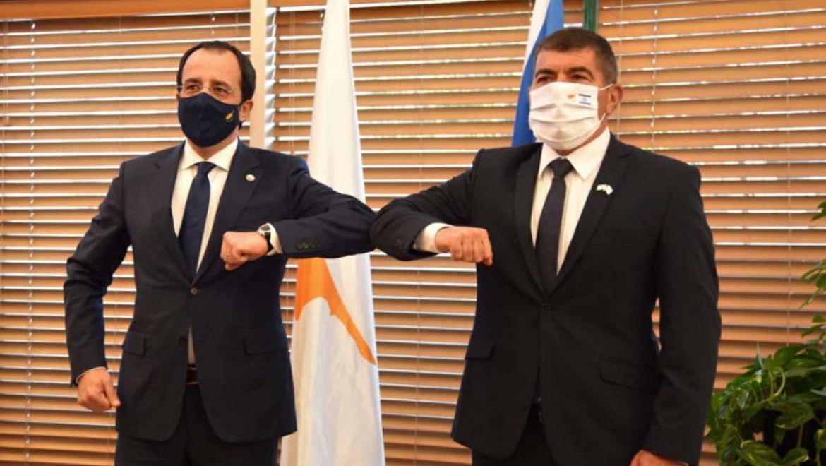 שר החוץ, גבי אשכנזי נפגש עם שר החוץ הקפריסאי, ניקוס כריסטודולידיס
