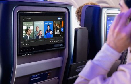 Apple TV+ ממריאה ביונייטד: נוסעים ייהנו מהסדרות המובילות בחינם