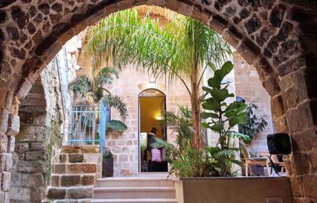 צימרים, בתי מלון והתחדשות בתיירות האביב בעיר עכו