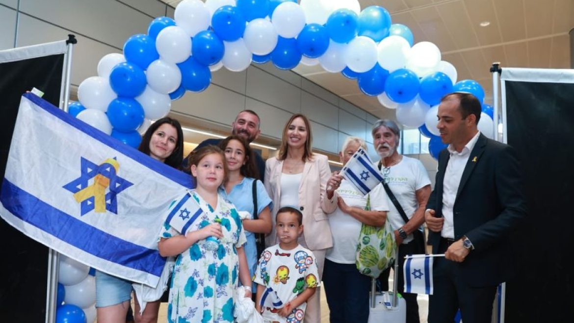 VIP מהשמיים: קליטת עולים חדשה ומרגשת בנתב"ג