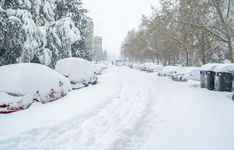 סופות שלגים גורמות לשיבושים ברחבי אירופה וארה"ב