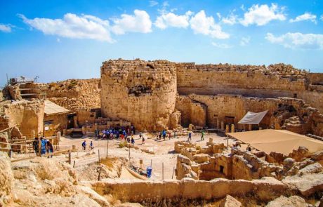 חוגגים עצמאות: משלבים אתרי מורשת עם נופי בראשית