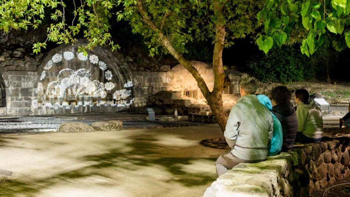 מיצג אור קולי חדש בעין קשתות. צילום עמיר בוחניק מיצג אור קולי חדש ומרתק, באתר המורשת הלאומית עין קשתות