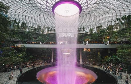 נמל התעופה צ'אנגי בסינגפור: המקום שבו העתיד כבר כאן