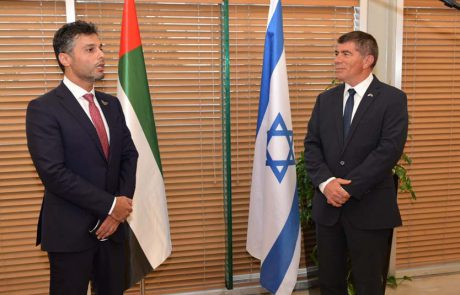 שר החוץ אשכנזי נפגש עם שגריר איחוד האמירויות בישראל