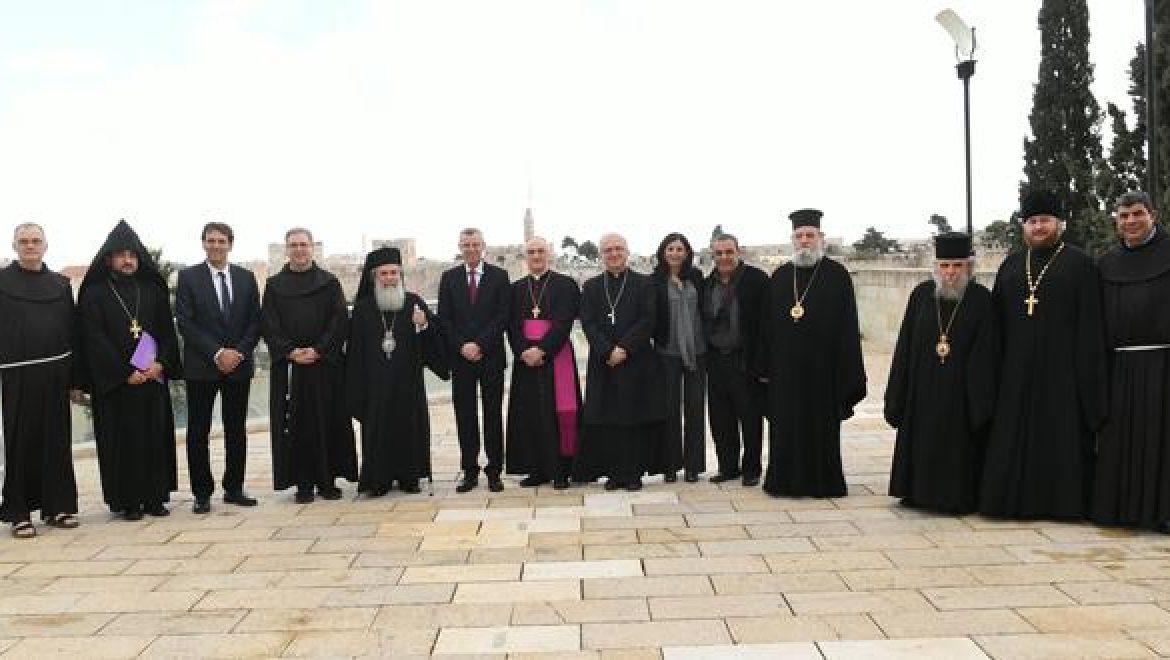 חג המולד בישראל: צפויים מאות אלפי מבקרים