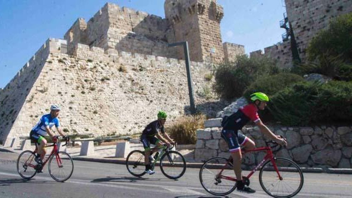 ג'ירו למרגלות חומות ירושלים