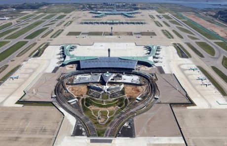 קוריאן אייר עוברת לטרמינל 2 בנמל התעופה אינצ'ון בסיאול