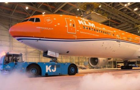KLM מציגה את המטוס הכתום הייחודי