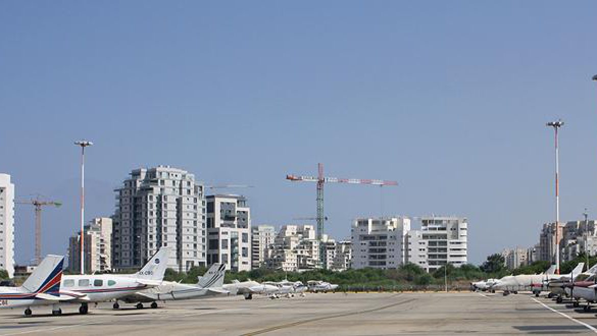 ועדת הכלכלה אישרה את המשך הפעילות האזרחית בשדה דב